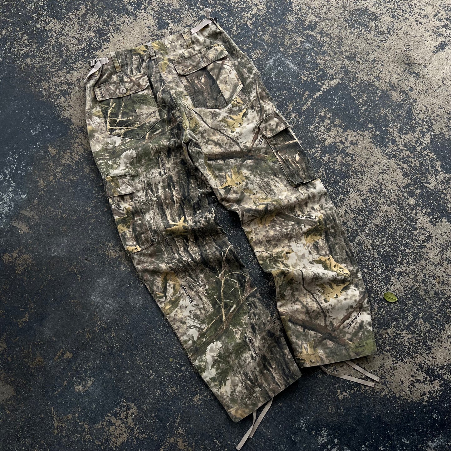 2000’s Cabelas Camo Pants